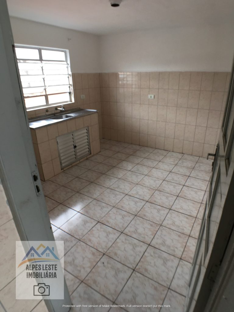 Quarto e cozinha na Rua Guacumã, 494 – casa 04 – Vila Califórnia