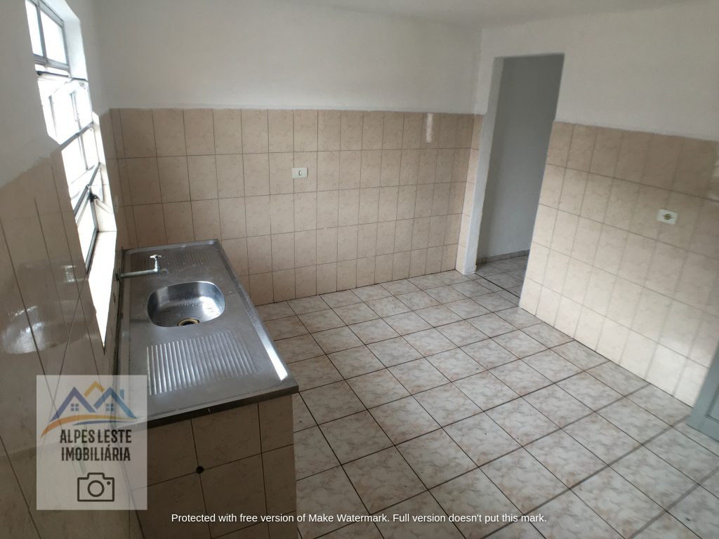 Quarto e cozinha na Rua Guacumã, 494 – casa 04 – Vila Califórnia