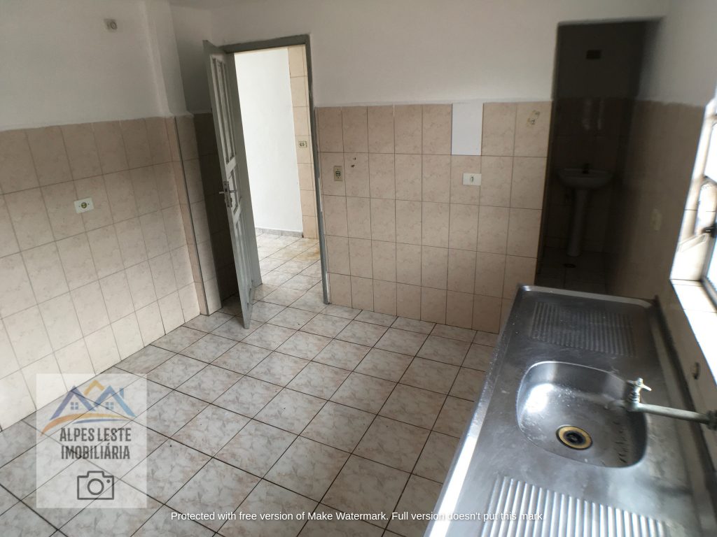 Quarto e cozinha na Rua Guacumã, 494 – casa 04 – Vila Califórnia