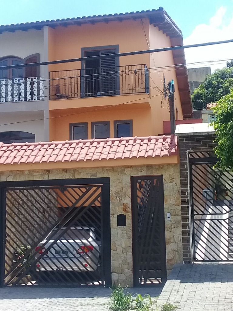 Excelente sobrado com churrasqueira, forno a lenha e quarto externo – Vila Alpina