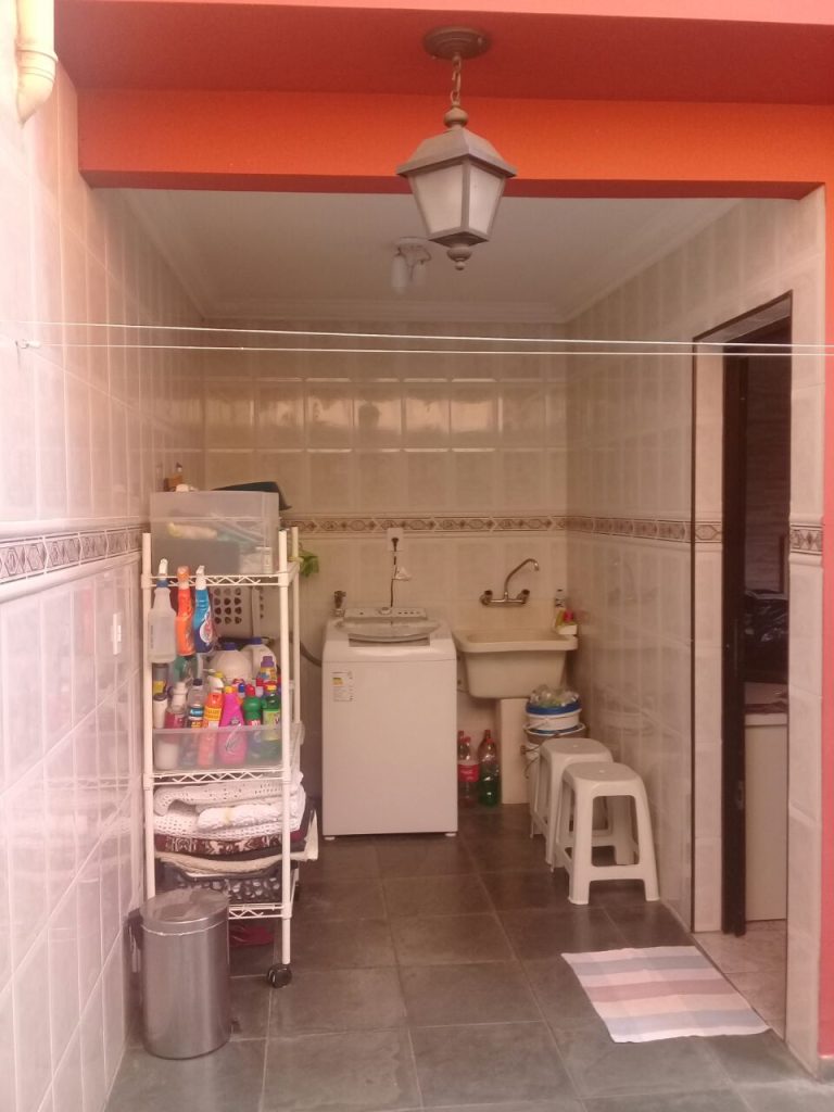 Excelente sobrado com churrasqueira, forno a lenha e quarto externo – Vila Alpina