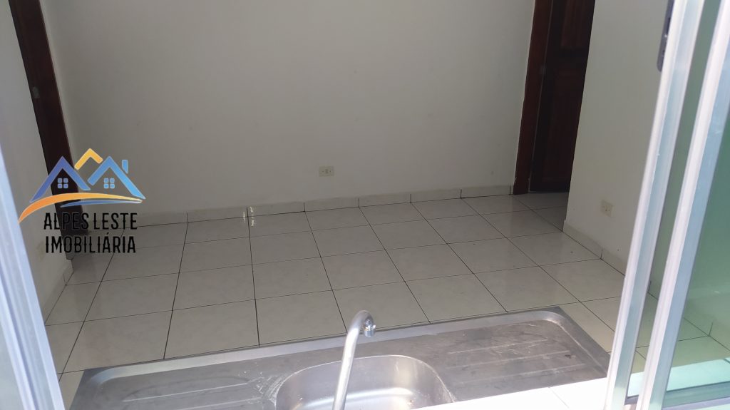 Quarto e cozinha na Rua Araripe, 529 – casa 02 – Vila Califórnia