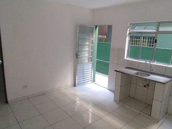 Quarto e cozinha na Rua Araripe, 529 – casa 02 – Vila Califórnia