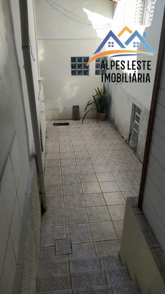 ALUGA-SE quarto e cozinha na Rua Catuaba!