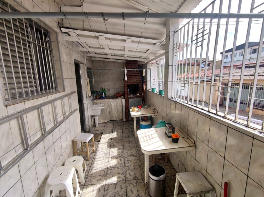 VENDE-SE bonita casa na Rua Ielmo Marinho + Salãozinho de esquina