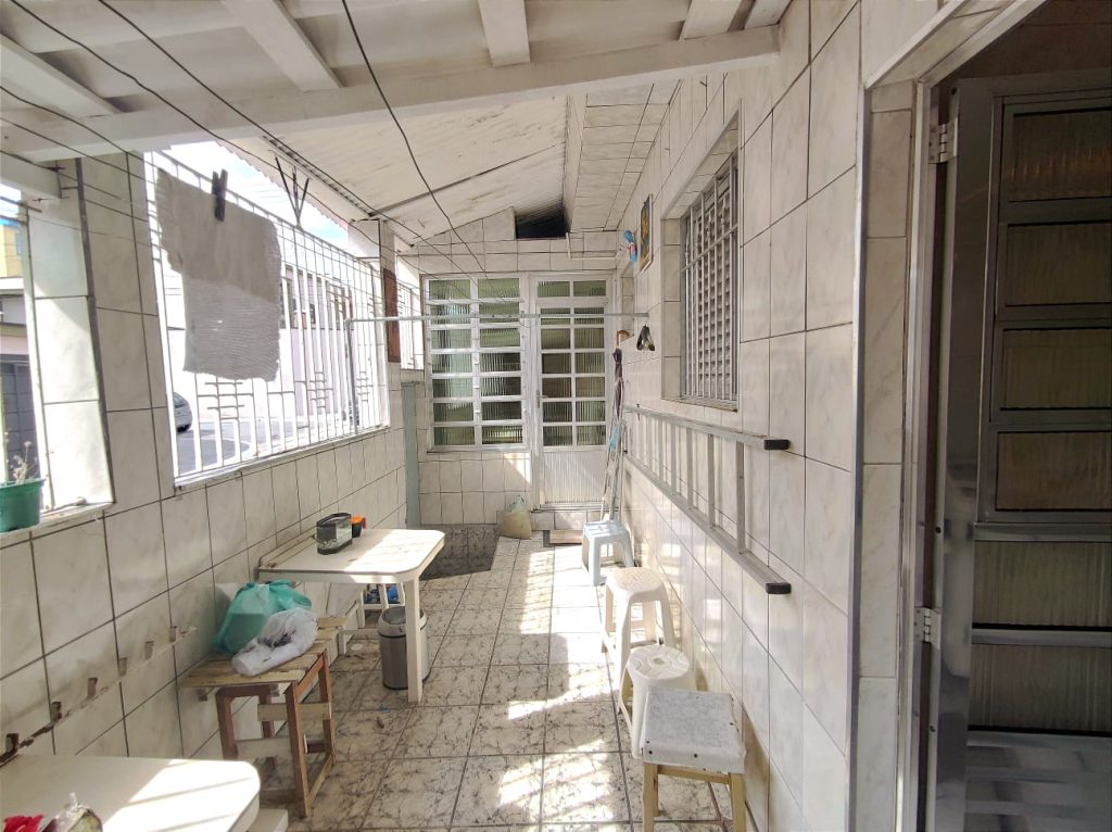 VENDE-SE bonita casa na Rua Ielmo Marinho + Salãozinho de esquina