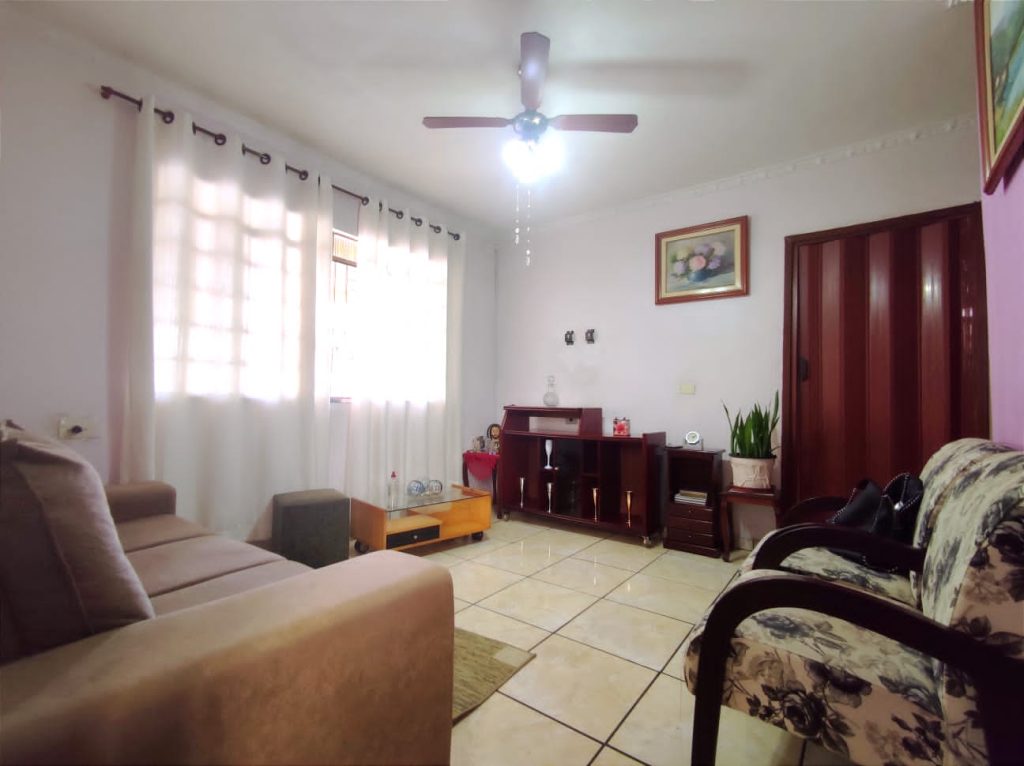 VENDE-SE bonita casa na Rua Ielmo Marinho + Salãozinho de esquina