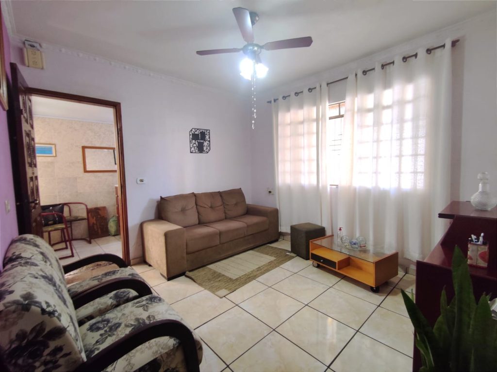 VENDE-SE bonita casa na Rua Ielmo Marinho + Salãozinho de esquina