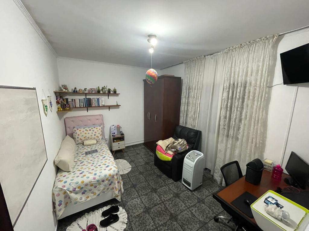 VENDA: Casa assobradada, pode ser modificada para duas moradias – SACOMÃ