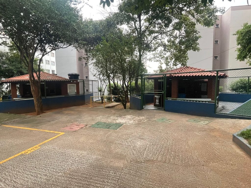 VENDE: Apartamento com 03 quartos – Sítio Pinheirinho